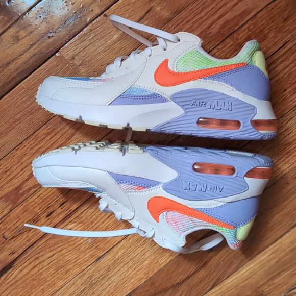 Nike Air Max White and Orange Sneakers - Picture 2 of 5